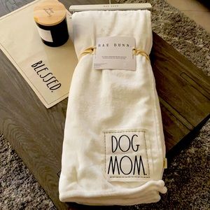Rae Dunn ‘Dog Mom’ throw